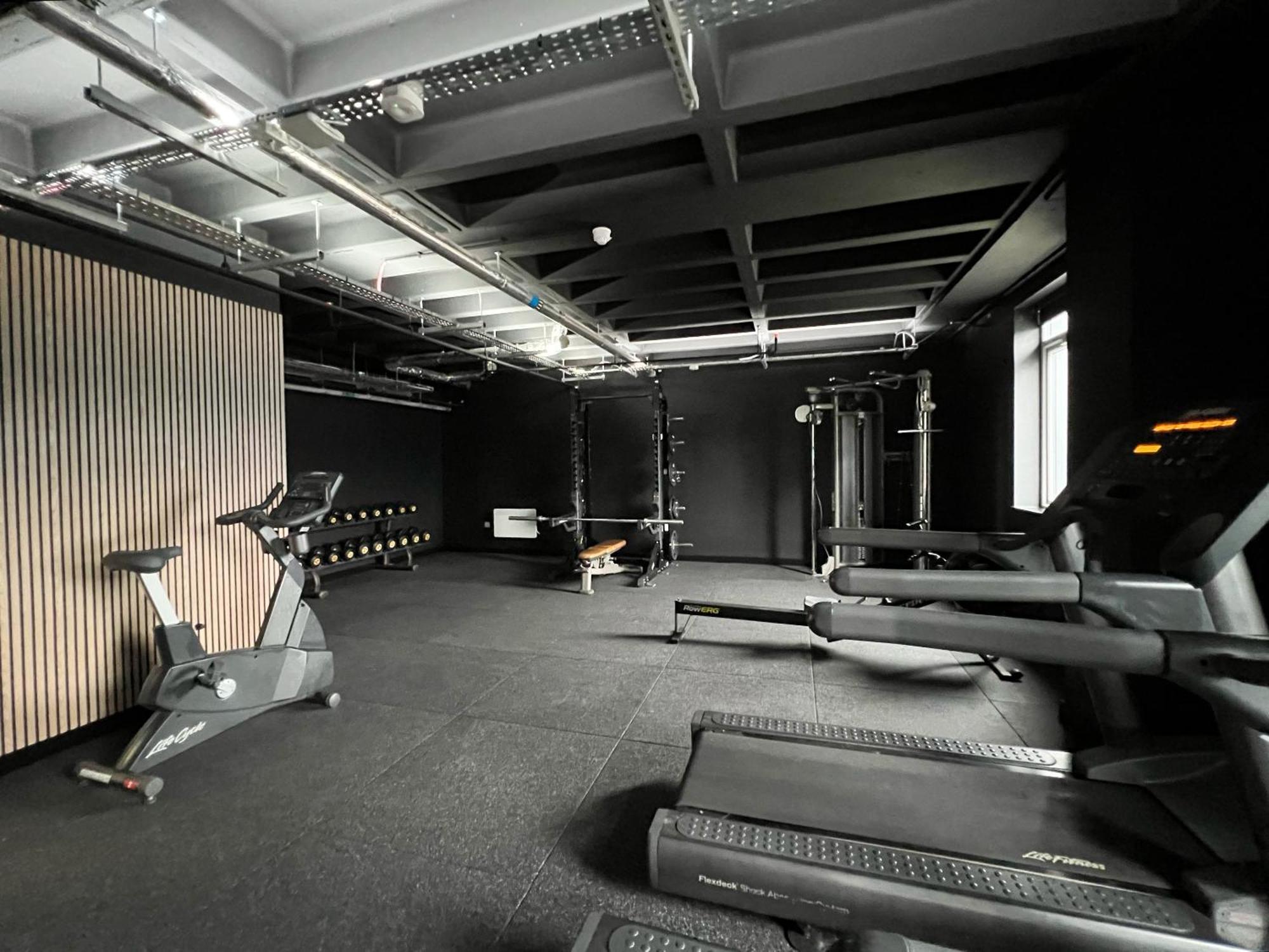 The Kaizen Apartment West Bromwich Bagian luar foto