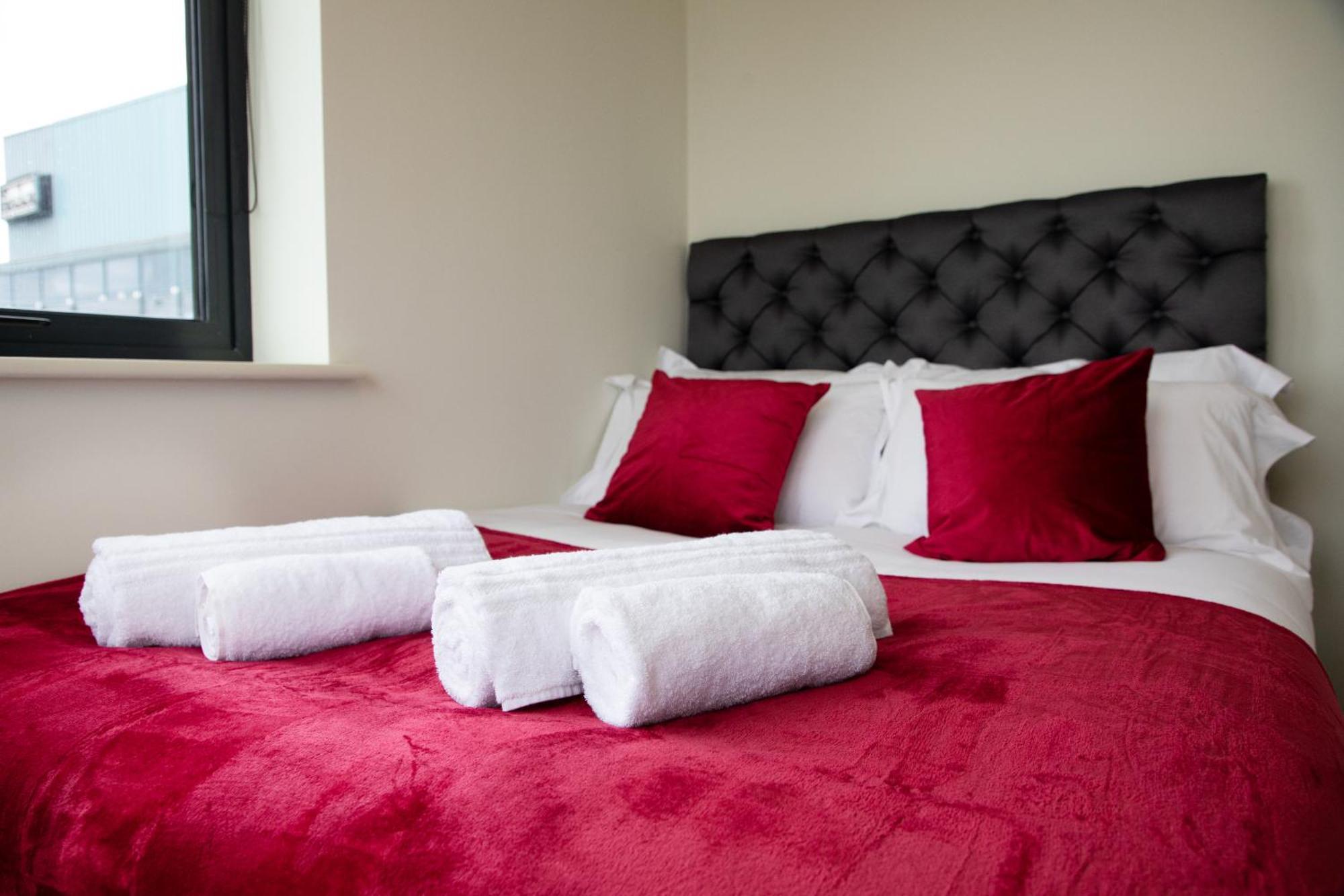 The Kaizen Apartment West Bromwich Bagian luar foto